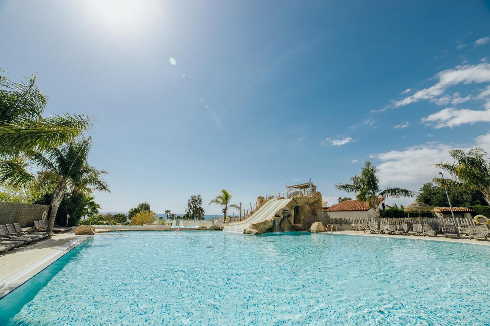 Alannia Els Prats Hotel Mont-roig del Camp Kültér fotó